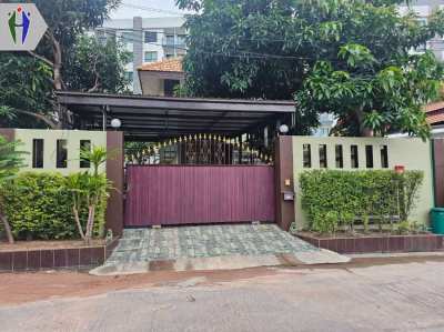 Single house Pool Villa for rent in Pratumnak, 3 bedrooms for rent, 40