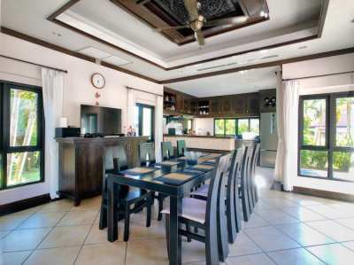 5 bedroom villa at Nai Harn Baan Bua Phuket 