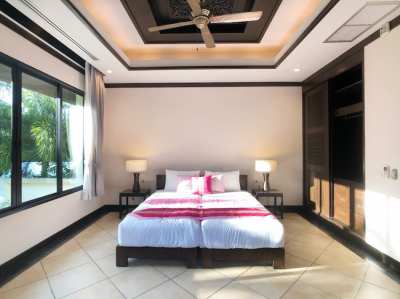 5 bedroom villa at Nai Harn Baan Bua Phuket 