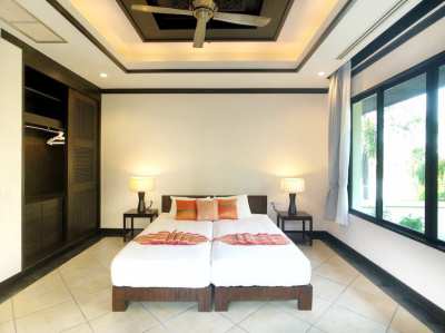 5 bedroom villa at Nai Harn Baan Bua Phuket 