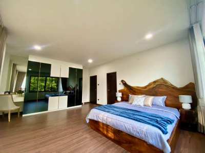 Modern Pool Villa Near Golf Course in Lamphun Experience modern luxury