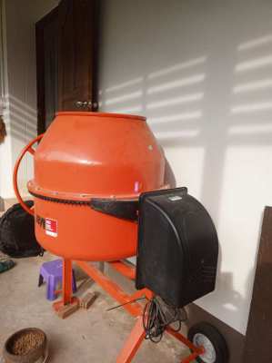 Cement mixer (electric)