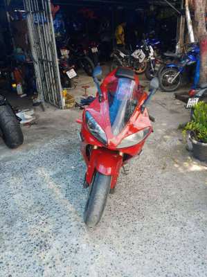 Yamaha R1 1999