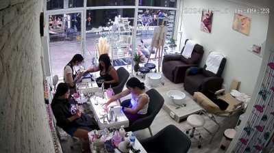 Profitable Nail salon for sale because of health issues - Pattaya