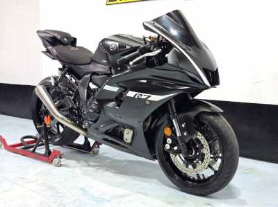 YAMAHA R7 2022 BLACK