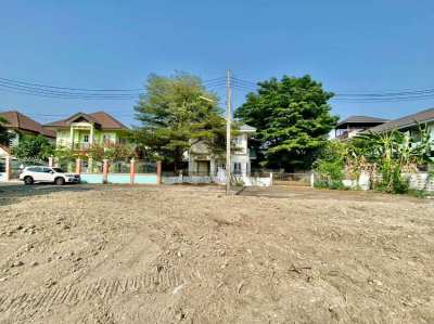 Direct Owner 72 Sq.wah Land in Mooban within Chonburi for Sale