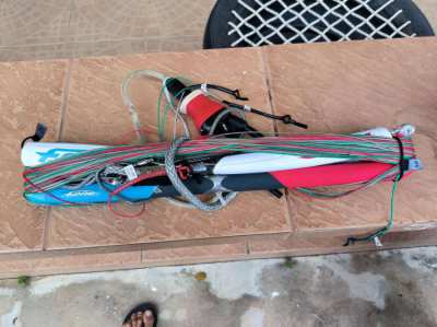 Kite surfing equipment 