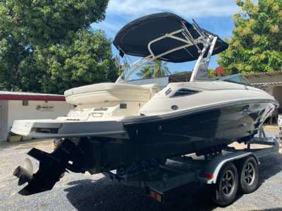 2014 Sea Ray 220 Sundeck