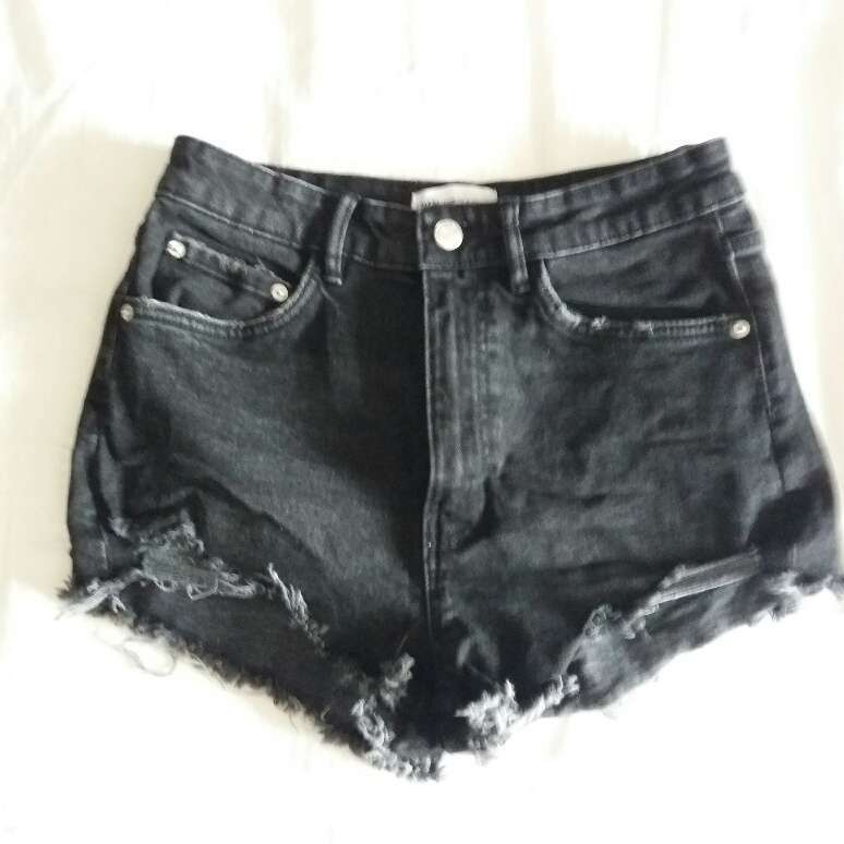 ZARA Women's Denim Shorts Casual Low Waist Raw Hem Ripped Denim Jeans