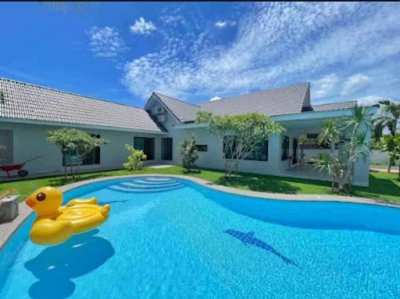 H391 Pool Villa 5 Bedrooms For Rent in Map Prachan Pattaya