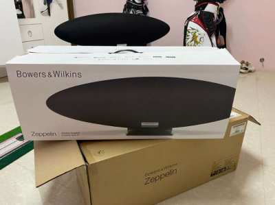 Bowers and Wilkins Zeppelin Wireless Bluetooth Speaker