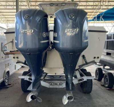 Grady-White 26 foot walkaround with Yamaha 250hp x 2 (4 strokes) 