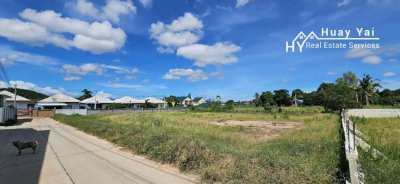 #1600   8plots plus road available together Nong Prue / Huay Yai      