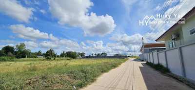 #1600   8plots plus road available together Nong Prue / Huay Yai      