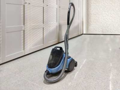 BAGLESS VACUUM CLEANER ELECTROLUX EC31-2BB