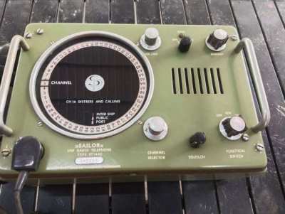 Radio receiver (vintage??)