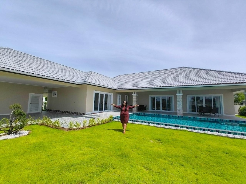 Newly Built Spacious Villa for Sale near Hua Hin soi 88