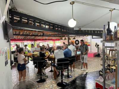 Hua Hin large Bar with kitchen - The Pink Elephant Bar Hua Hin 