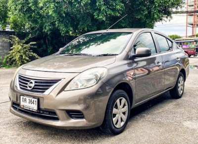 Nissan almera