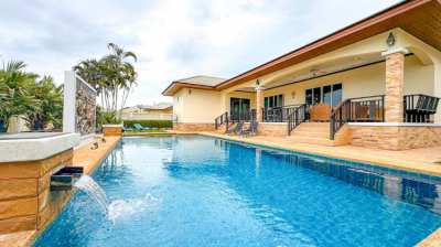 Baan Tawan Cha Am: Central 3 Bedroom Pool Villa (37829)