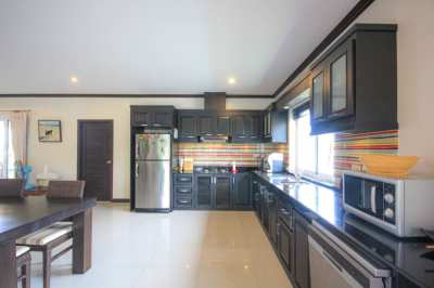 Baan Tawan Cha Am: Central 3 Bedroom Pool Villa (37829)