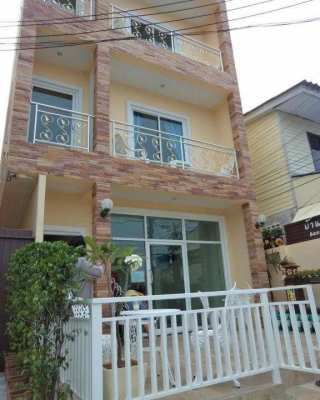 Direct Owner 3 Storey 7 Bedroom House in Hua Hin for Sale