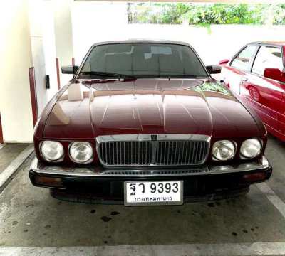 Jaguar xj40