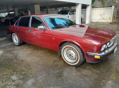 Jaguar xj40