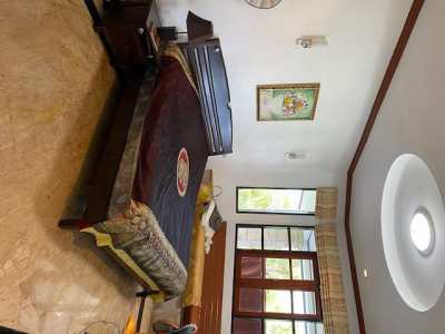 Beautiful Pool Villa near the Hua Hin City Center for Sale 