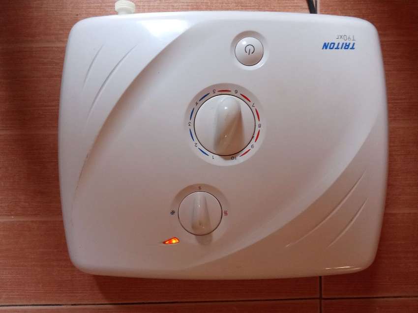 Triton  Water Heater model t90 xr