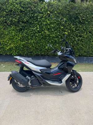 Aprilia SR GT Sport 200