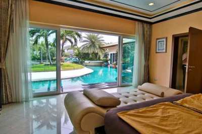 H409 Pool Villa For Sale in Jomtien Yacht Club III   