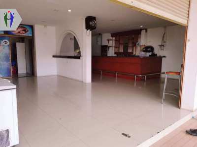 Commercial building, 2 units, for rent 23,000 baht