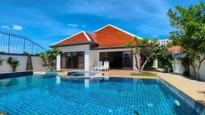 pool villas 4 bedroom Jomtien for rent