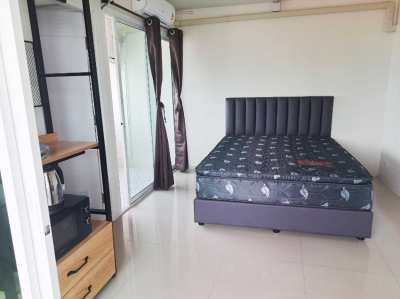 ใกล้ ‘Walking Street’ ฟรีอินเตอร์เน็ต Pattaya Beach Condo 