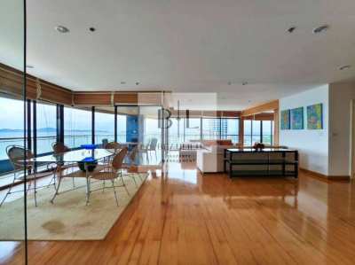 29.9MB - Stunning SeaView Unit Beach Front of 252sq.m on Pratumnak