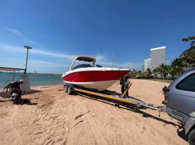 Sea Ray SLX 260 with 3.0 L Mercury engine in top condition