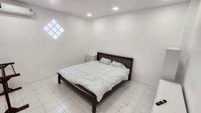 2 Beds Apartment for rent Free Internet