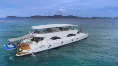 Motor Catamaran Yacht