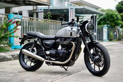 [ For Sale ] Triumph Street twin 2018 Only 8,xxx km. Like a new bike  