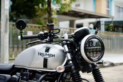 [ For Sale ] Triumph Street twin 2018 Only 8,xxx km. Like a new bike  