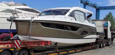 Sealine C390