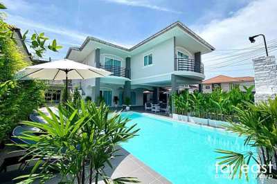 View Point Village - Beachside Jomtien Renovated Pool Villa