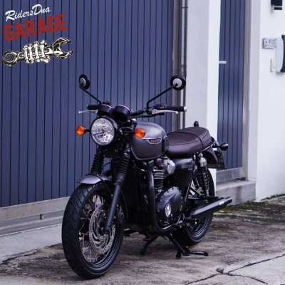 Beautiful 2016 Triumph Bonnevile Black T120 (Matt Graphite)