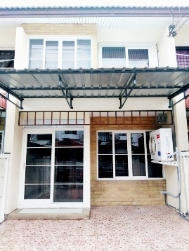 Modern 2-storey townhouse for rent, Soi Chaengwattana 17