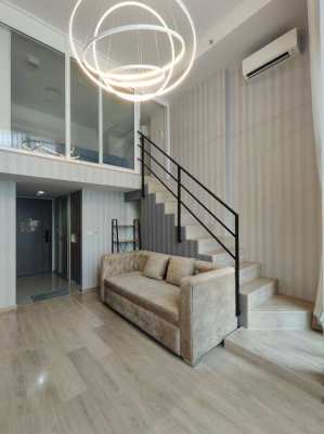 Modern 1-Bedroom Duplex Condo for Rent on the 22nd Floor - 37sqm