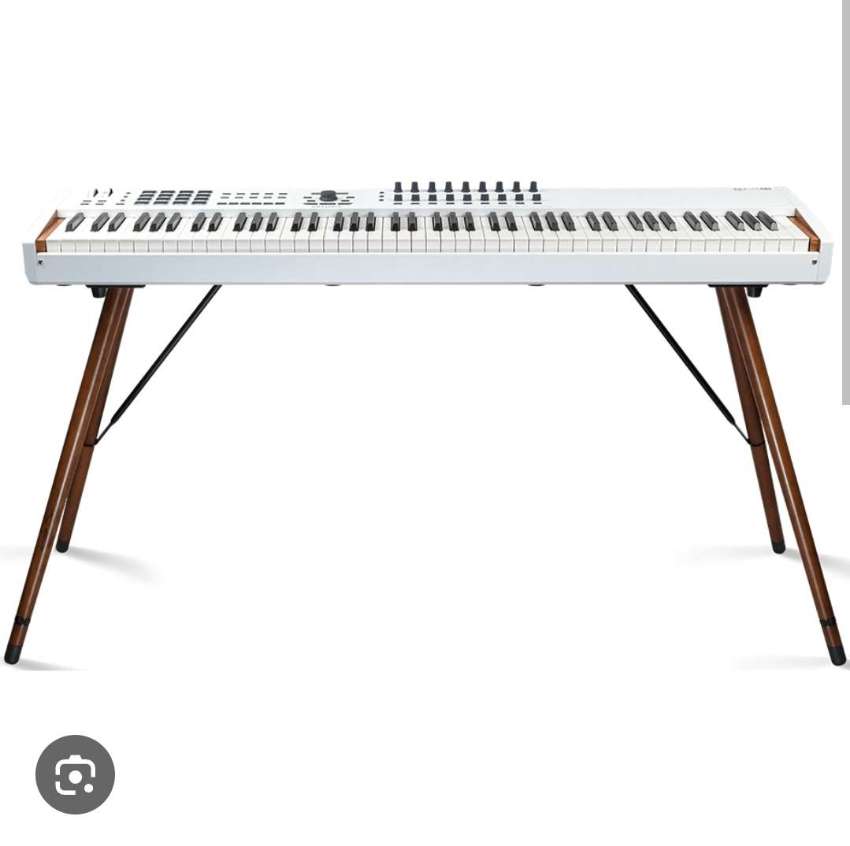 Arturia keylab 88 mkii, special wooden legs with roller cas