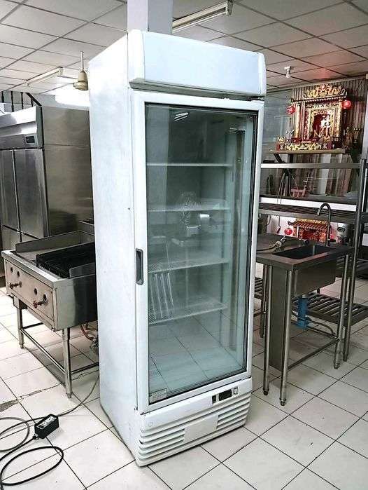 Glass door upright display freezer