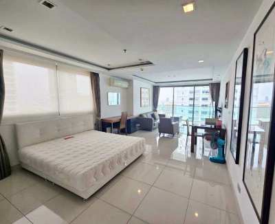 Wongamat Tower Large Corner Studio 48 sqm for Rent 