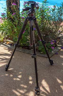 Manfrotto 190X PRO4–3 Way Head Aluminum Tripod Kit